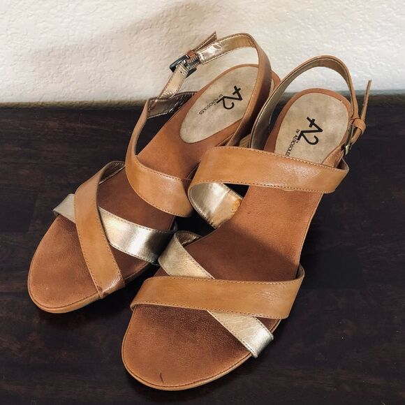A2 Aerosoles Leather Brown Metallic Heels Sandals 9.5 - Picture 2 of 6